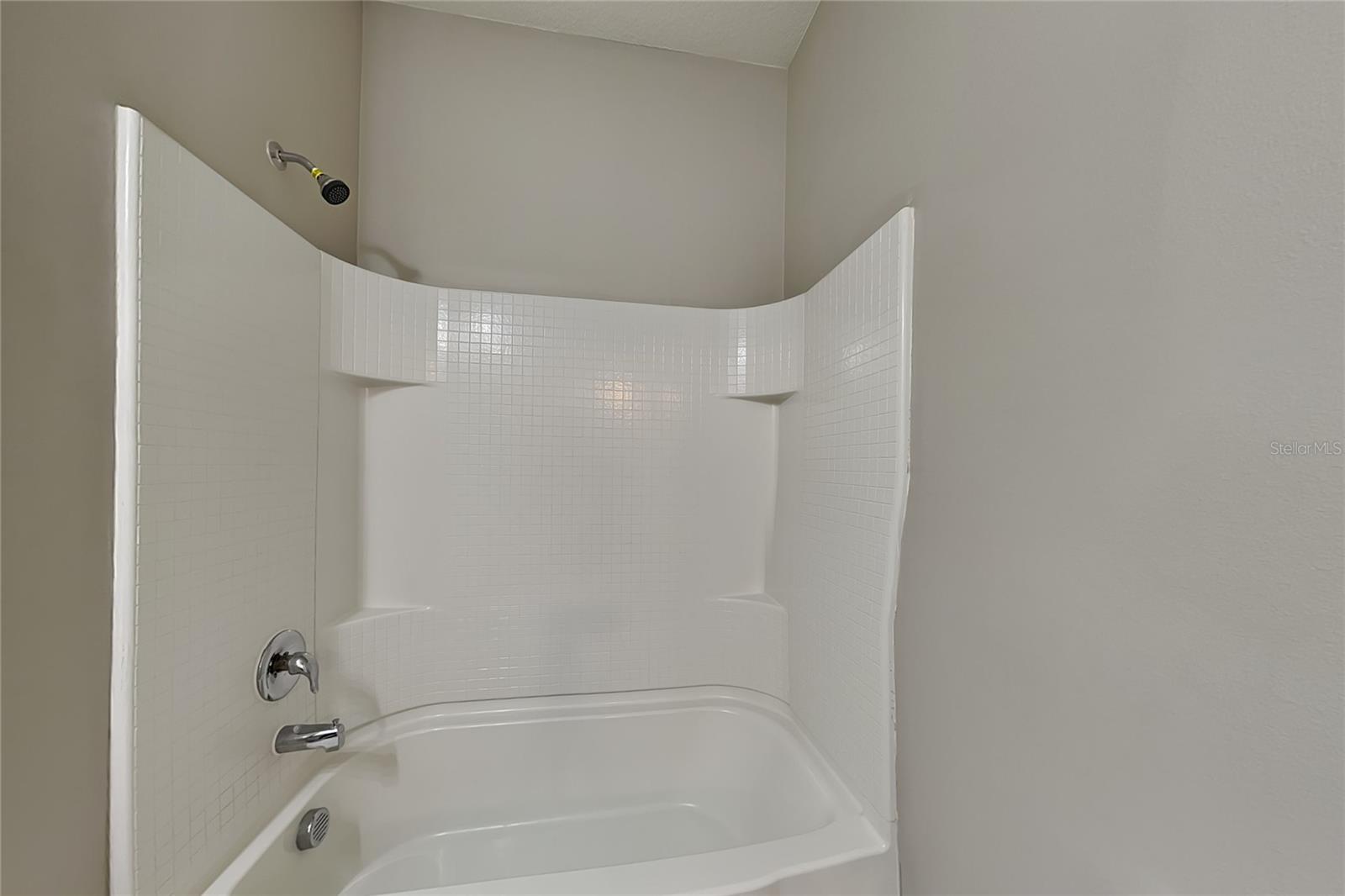 O6442638 Property Photo 14