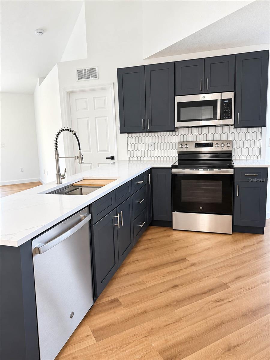 1445 Admiral Nimitz Ave Property Photo 10