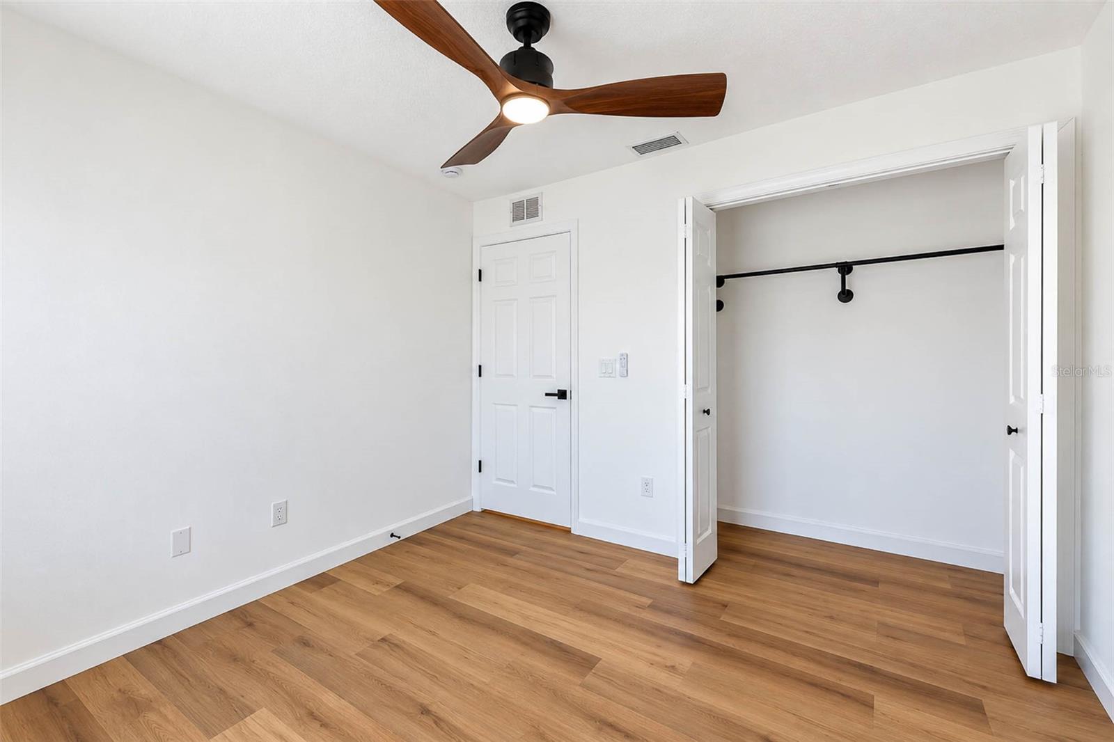 1445 Admiral Nimitz Ave Property Photo 29