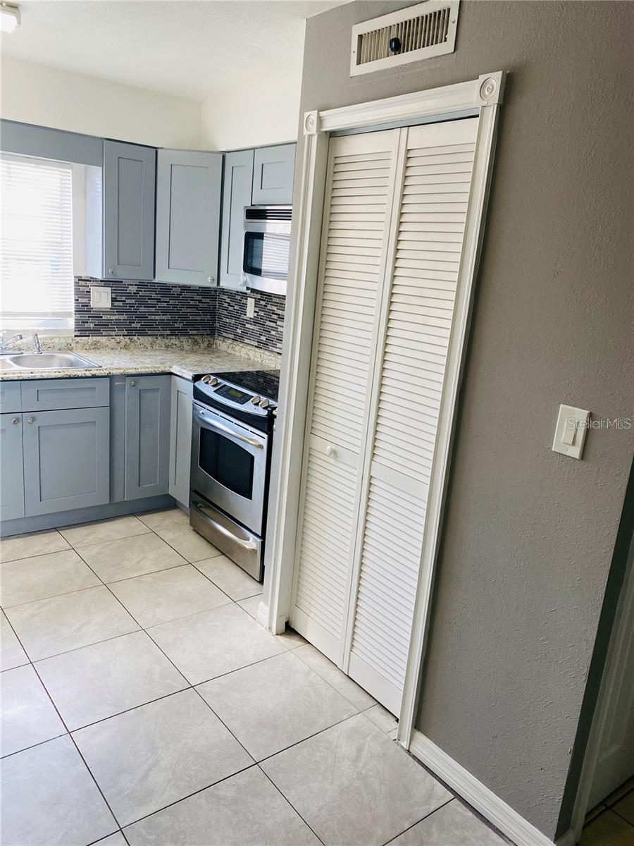 7453 Daniel Webster Dr #a5 Property Photo 2