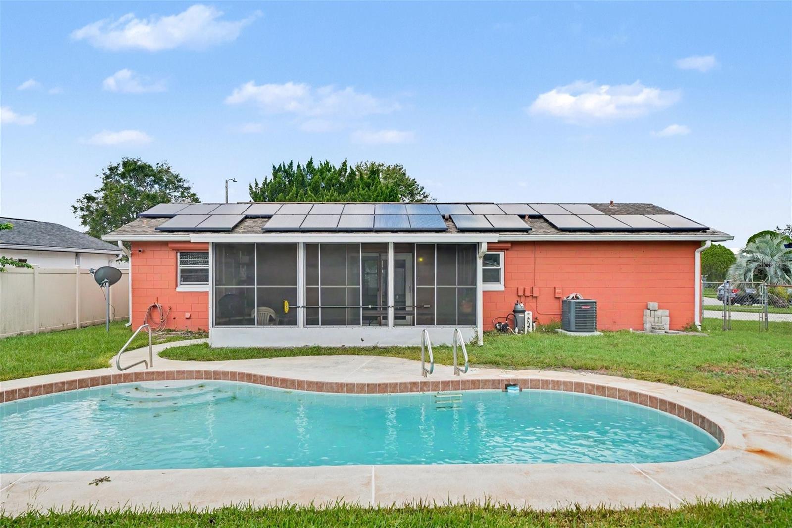 1429 Nolton Way Property Photo 4
