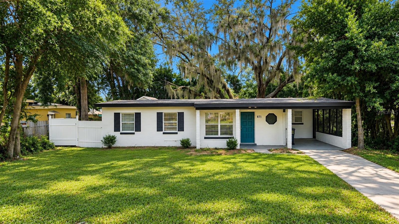 906 San Domingo Rd Property Photo 1