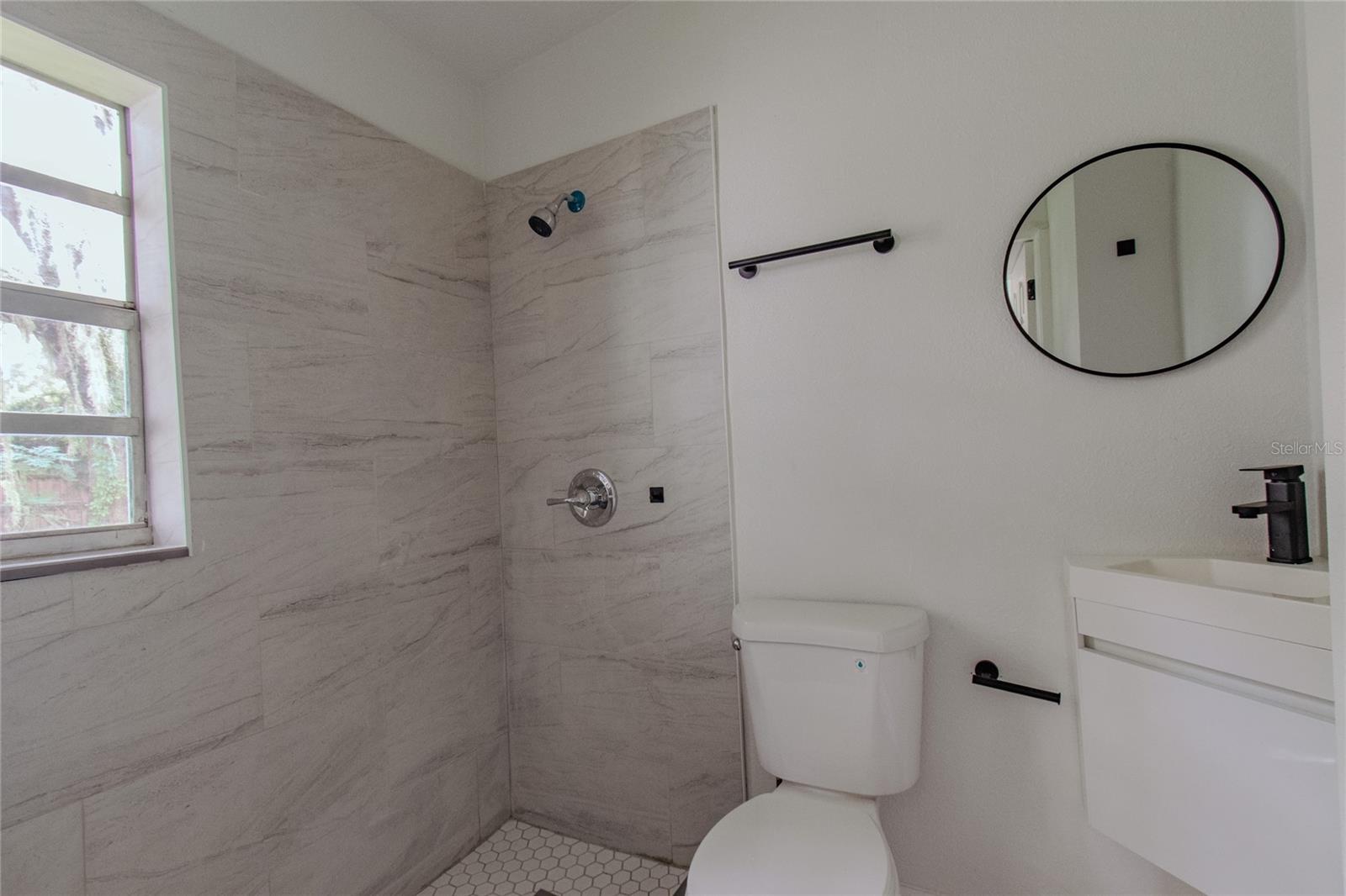 906 San Domingo Rd Property Photo 14