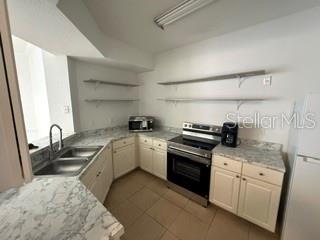 5536 Metrowest Blvd #8-101 Property Photo 2