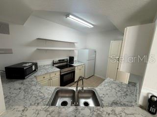 5536 Metrowest Blvd #8-101 Property Photo 5