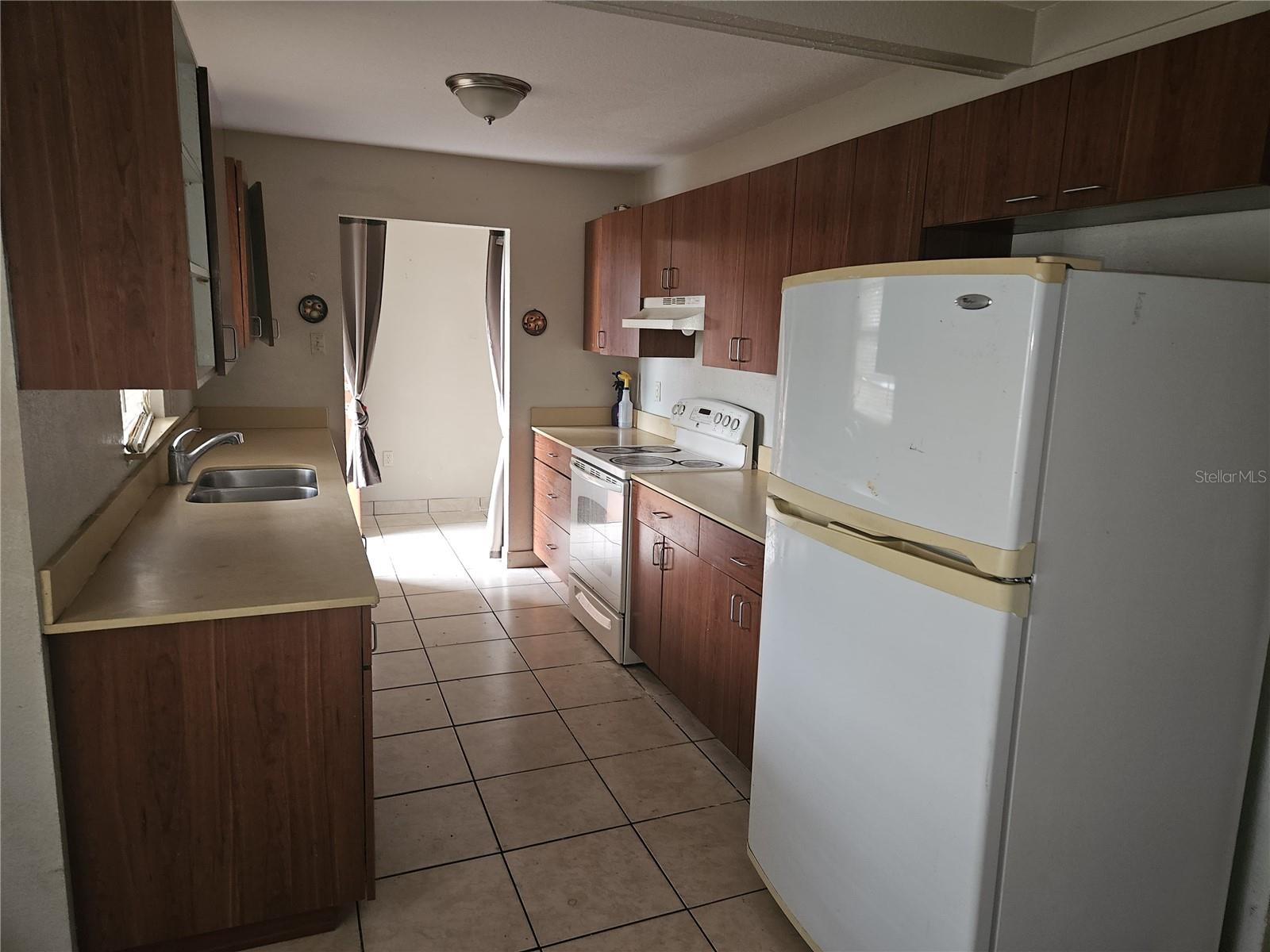 7628 Boice St Property Photo 6