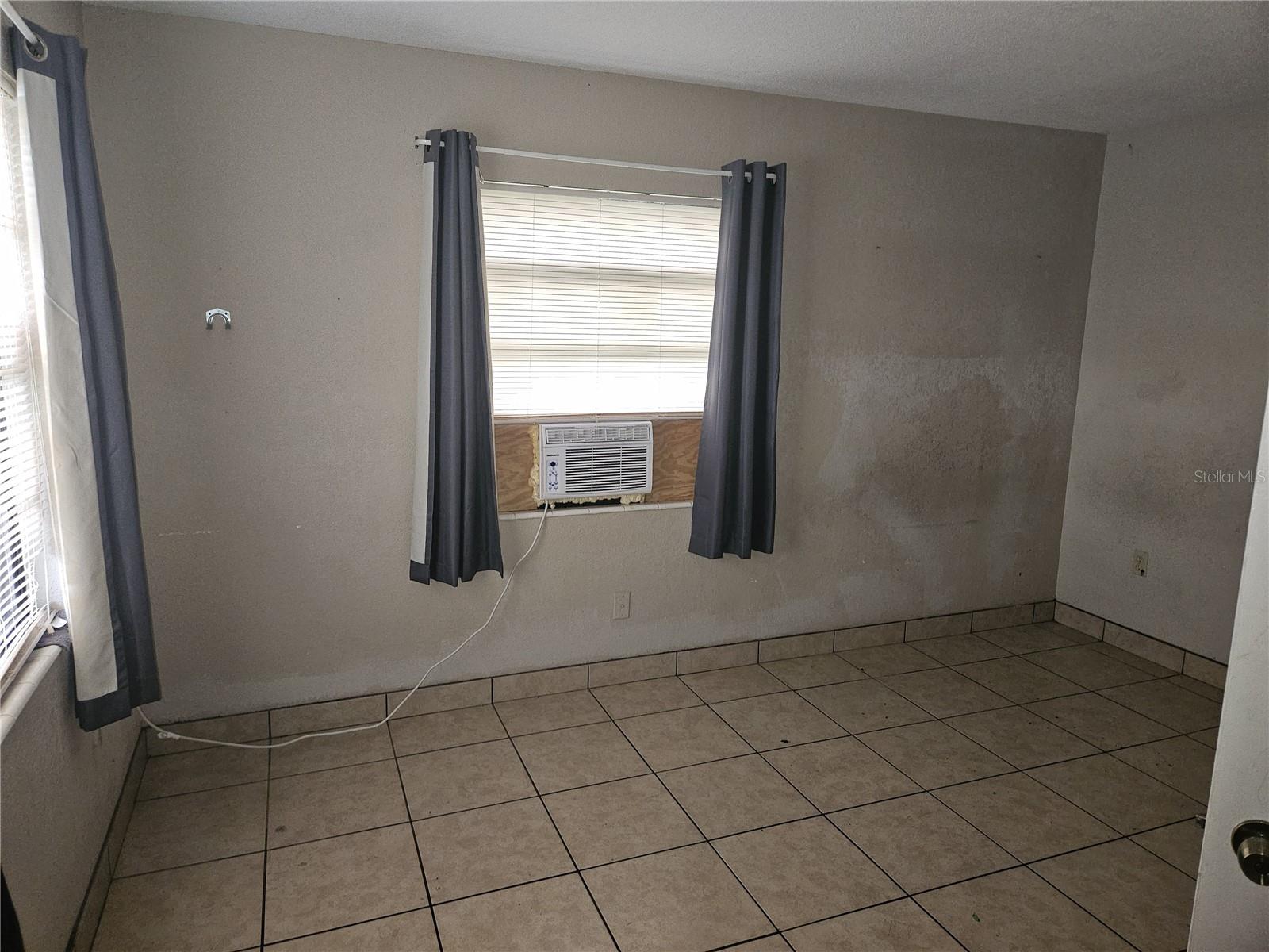 7628 Boice St Property Photo 8