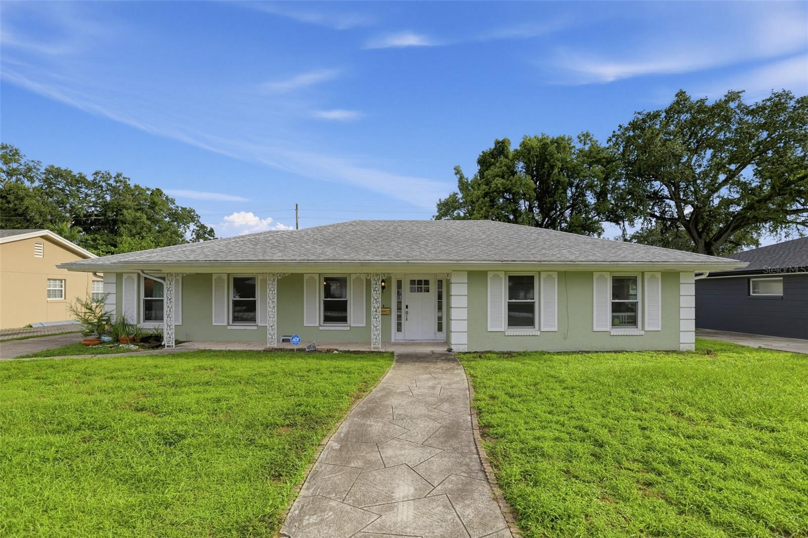 2502 VINE ST Property Photo 1