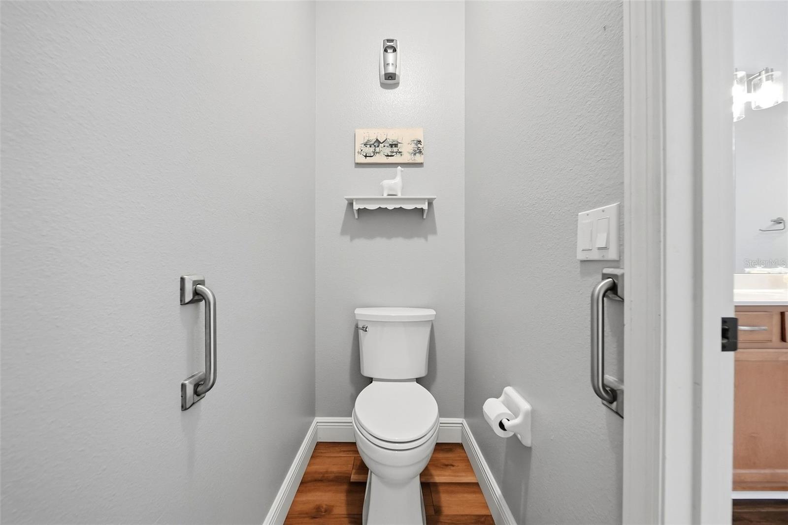 201 Burgess Dr Property Photo 27