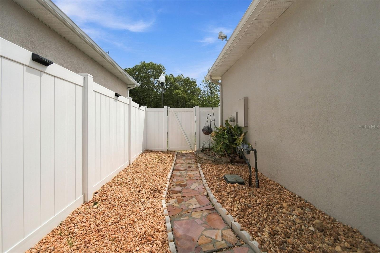 201 Burgess Dr Property Photo 42