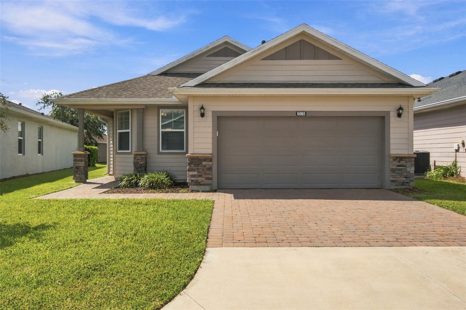 5665 NW 40TH LOOP Property Photo 1