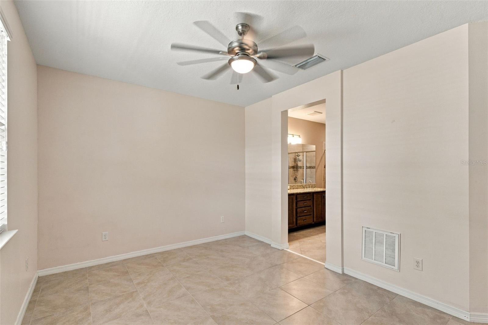 5665 Nw 40th Loop Property Photo 32