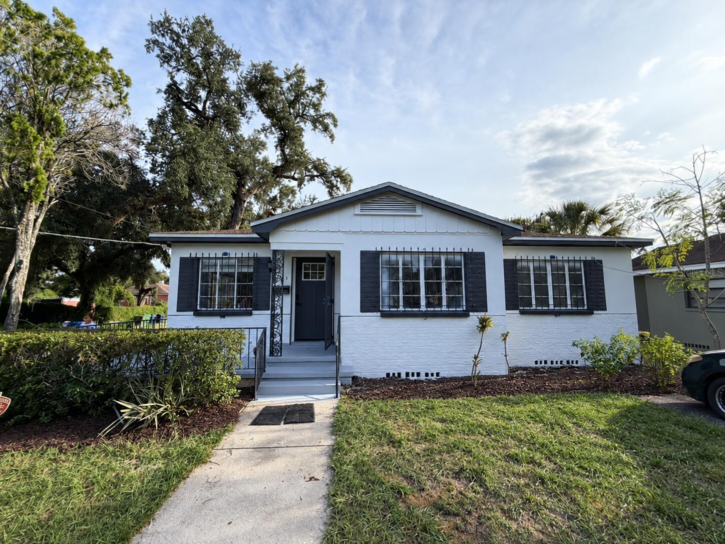 2217 MALLORY AVE Property Photo 1