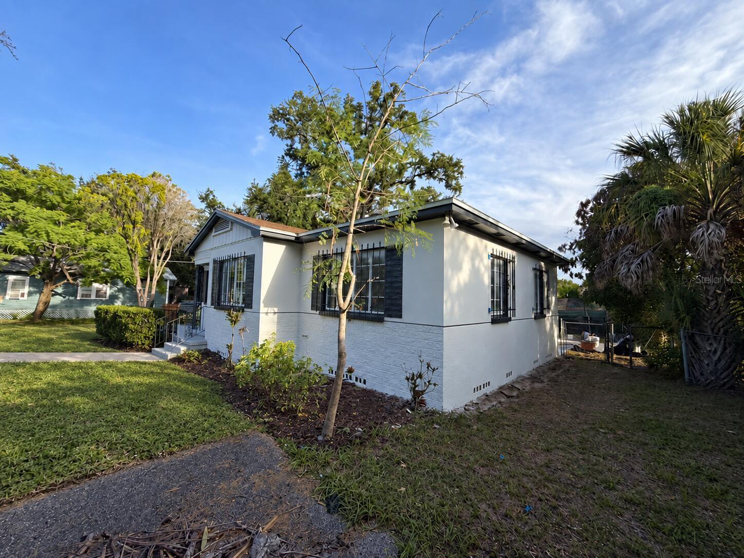 2217 Mallory Ave Property Photo 3