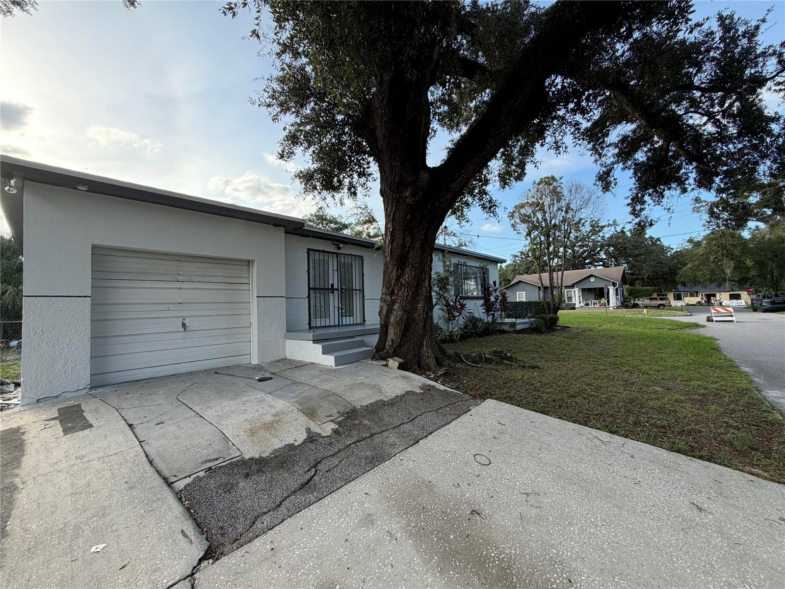 2217 Mallory Ave Property Photo 4