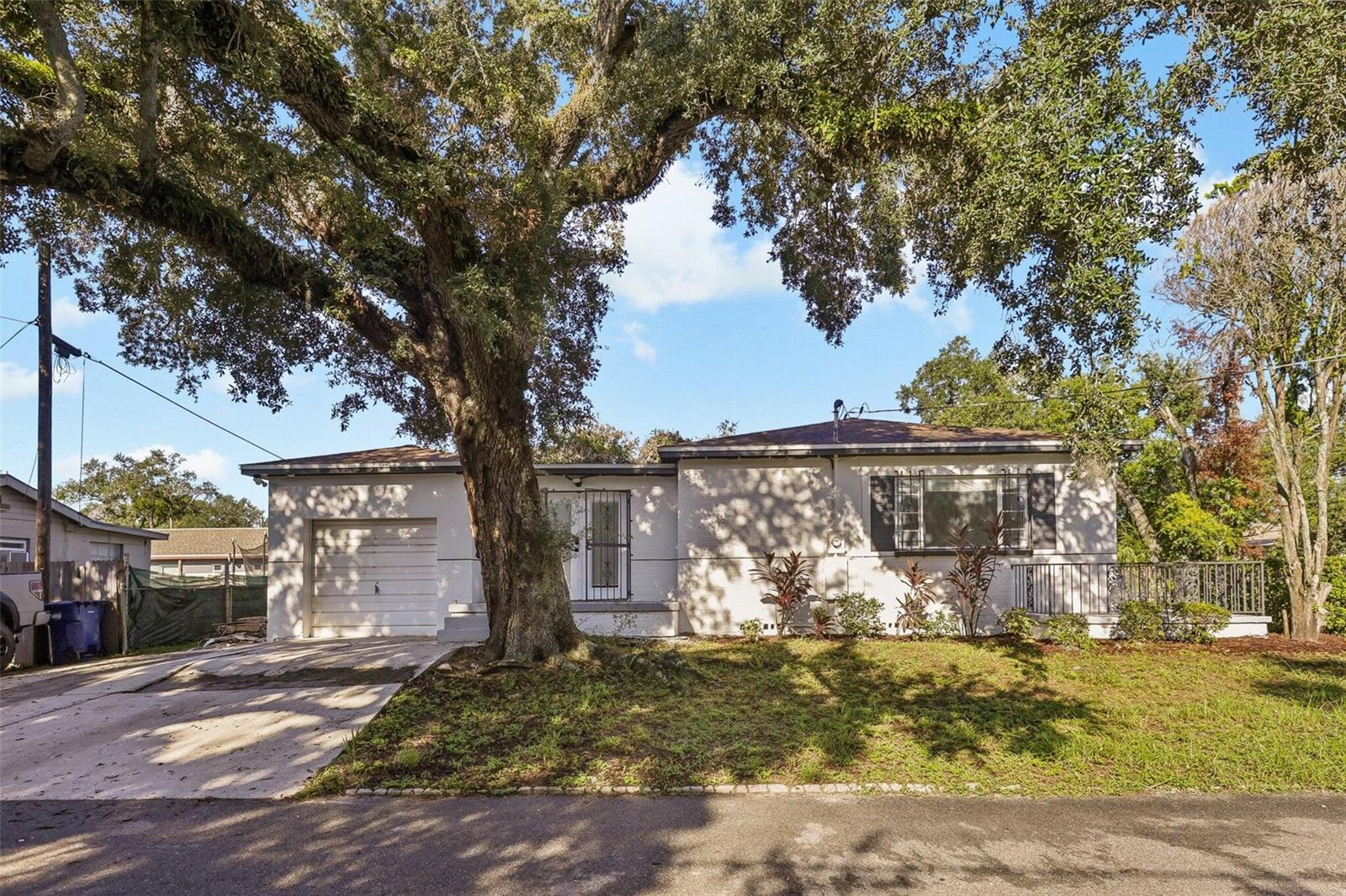 2217 MALLORY AVE Property Photo 1
