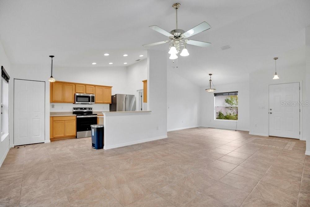 19 Zither Ct Property Photo 3