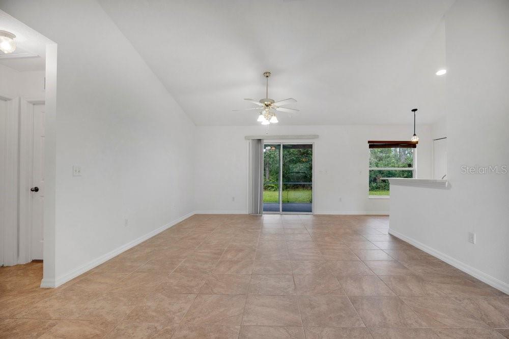 19 Zither Ct Property Photo 5