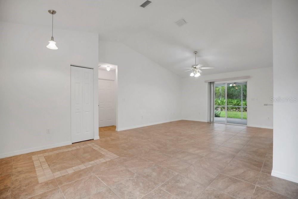 19 Zither Ct Property Photo 6