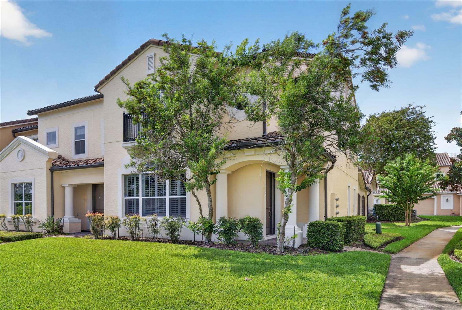 1122 Charming St Property Photo 3