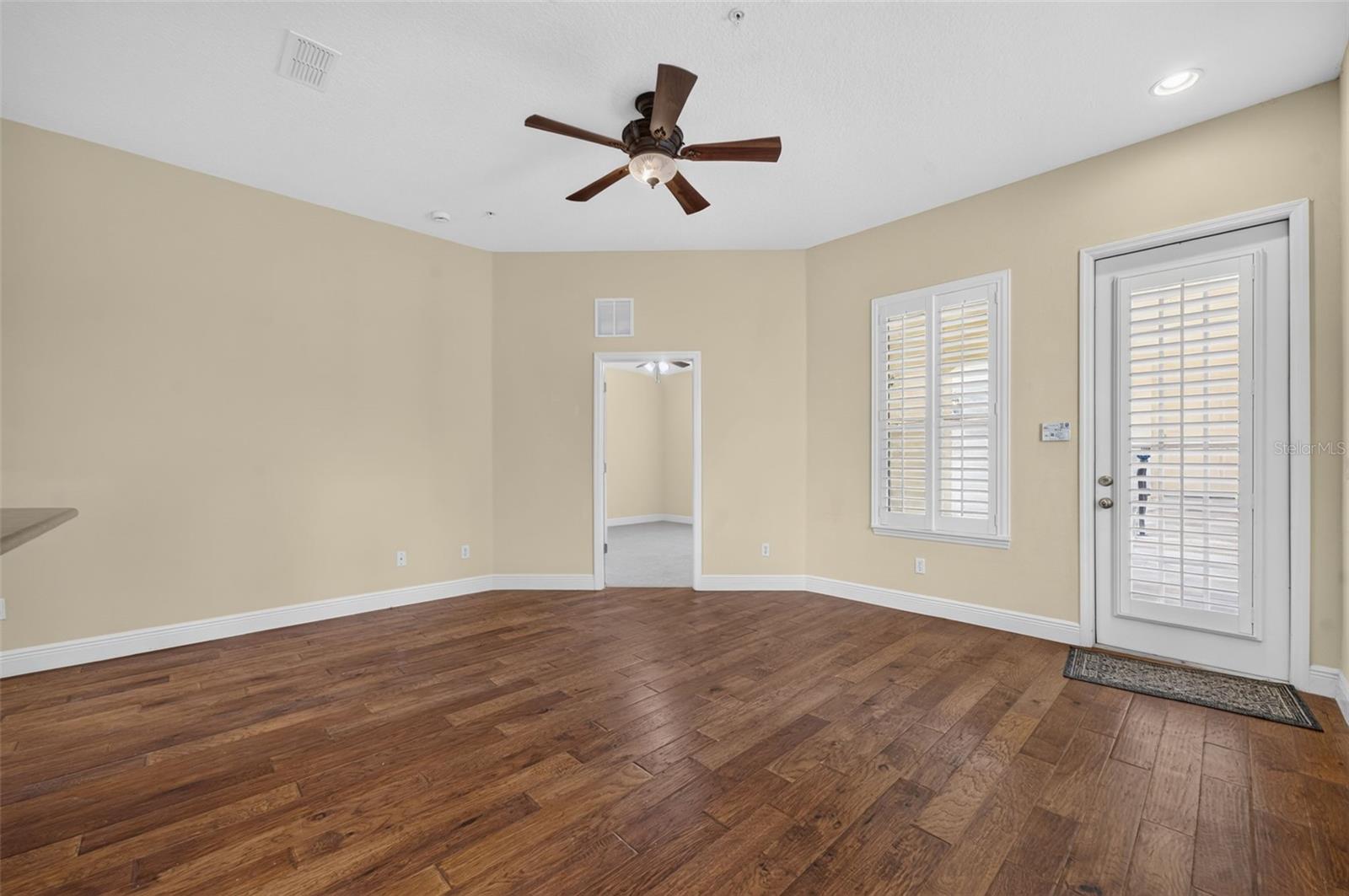 1122 Charming St Property Photo 12