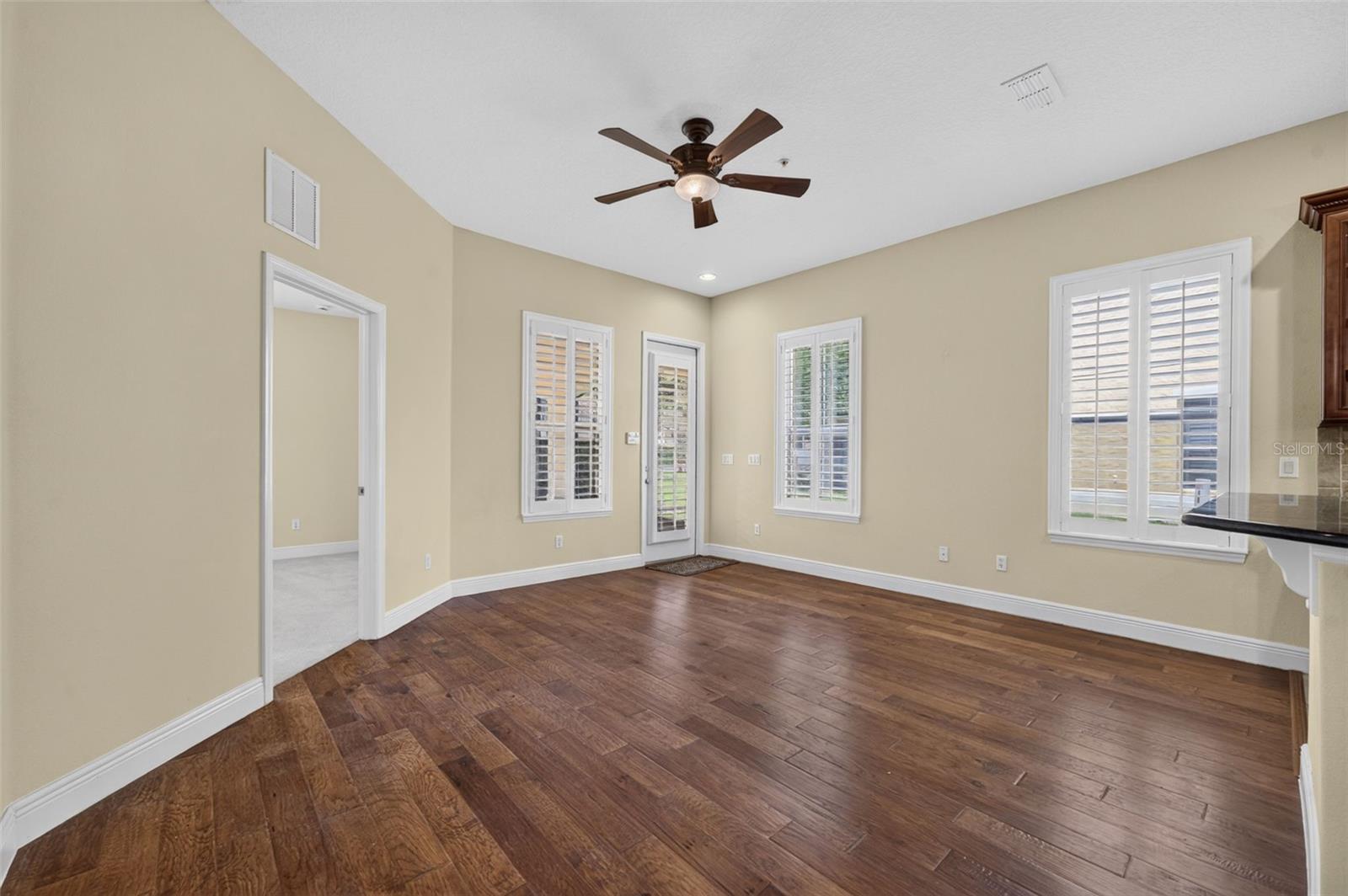 1122 Charming St Property Photo 13