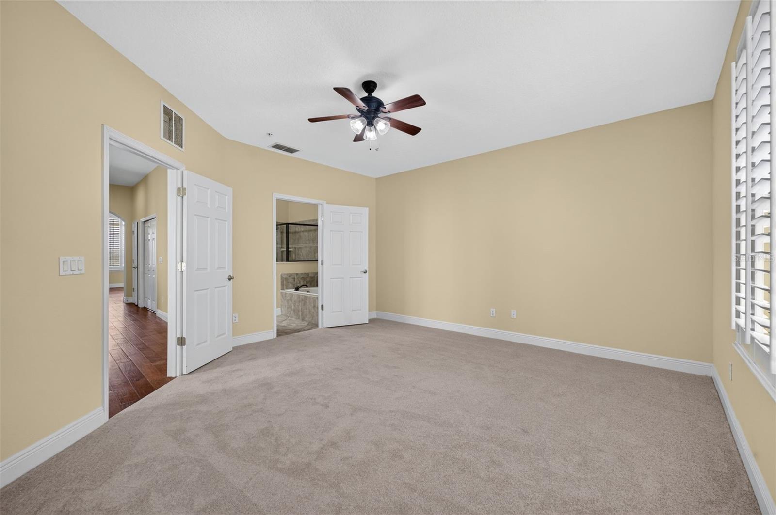 1122 Charming St Property Photo 14