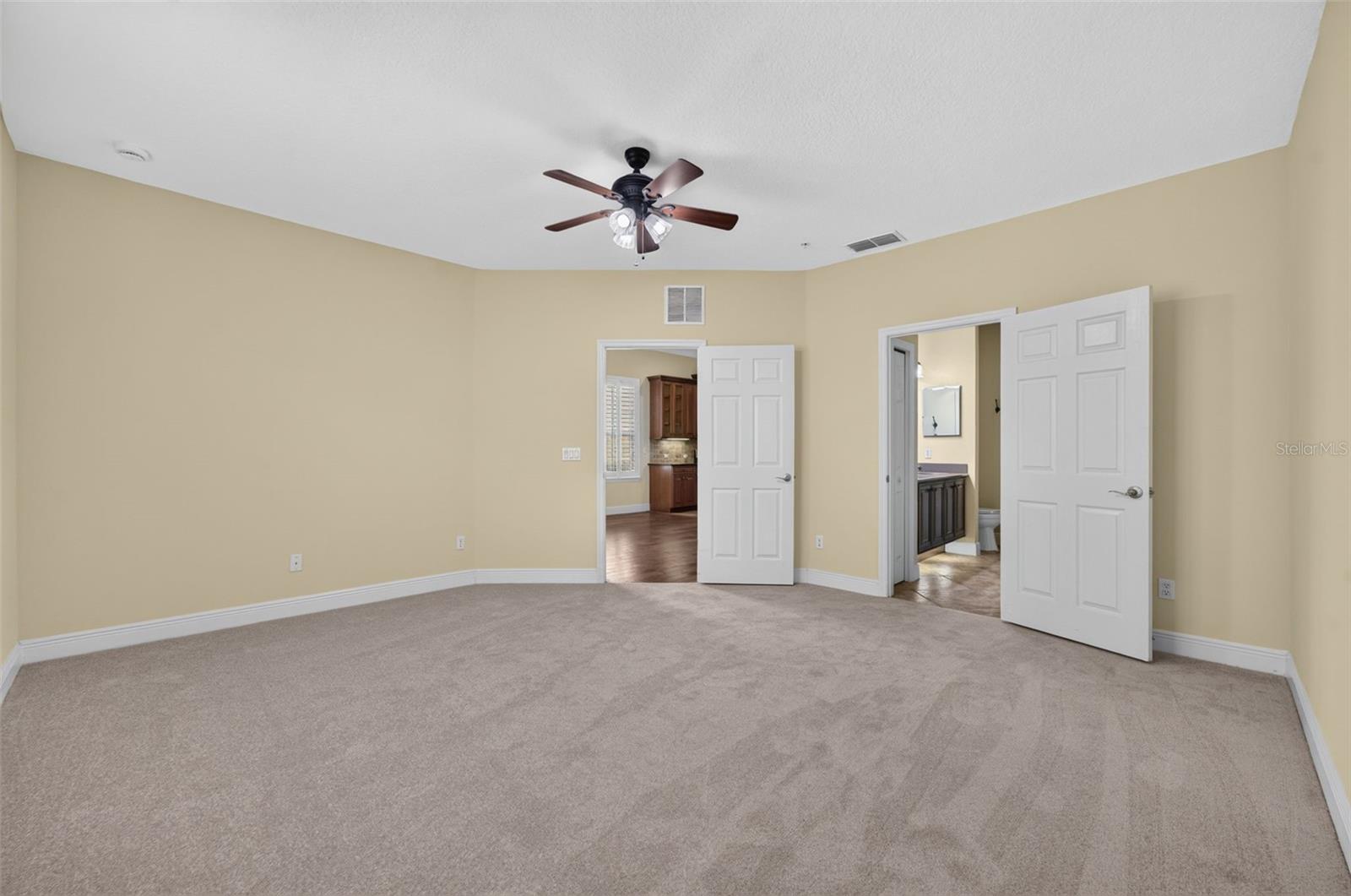 1122 Charming St Property Photo 15