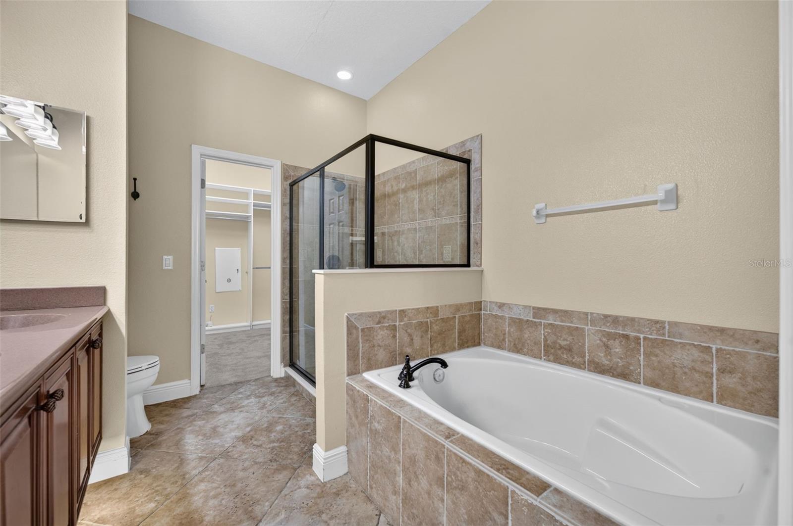 1122 Charming St Property Photo 17