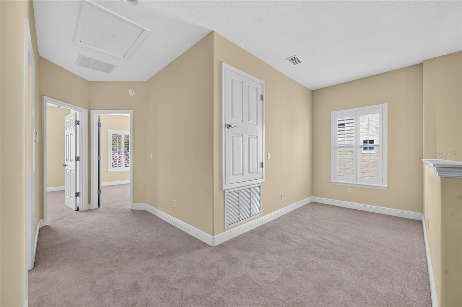 1122 Charming St Property Photo 22