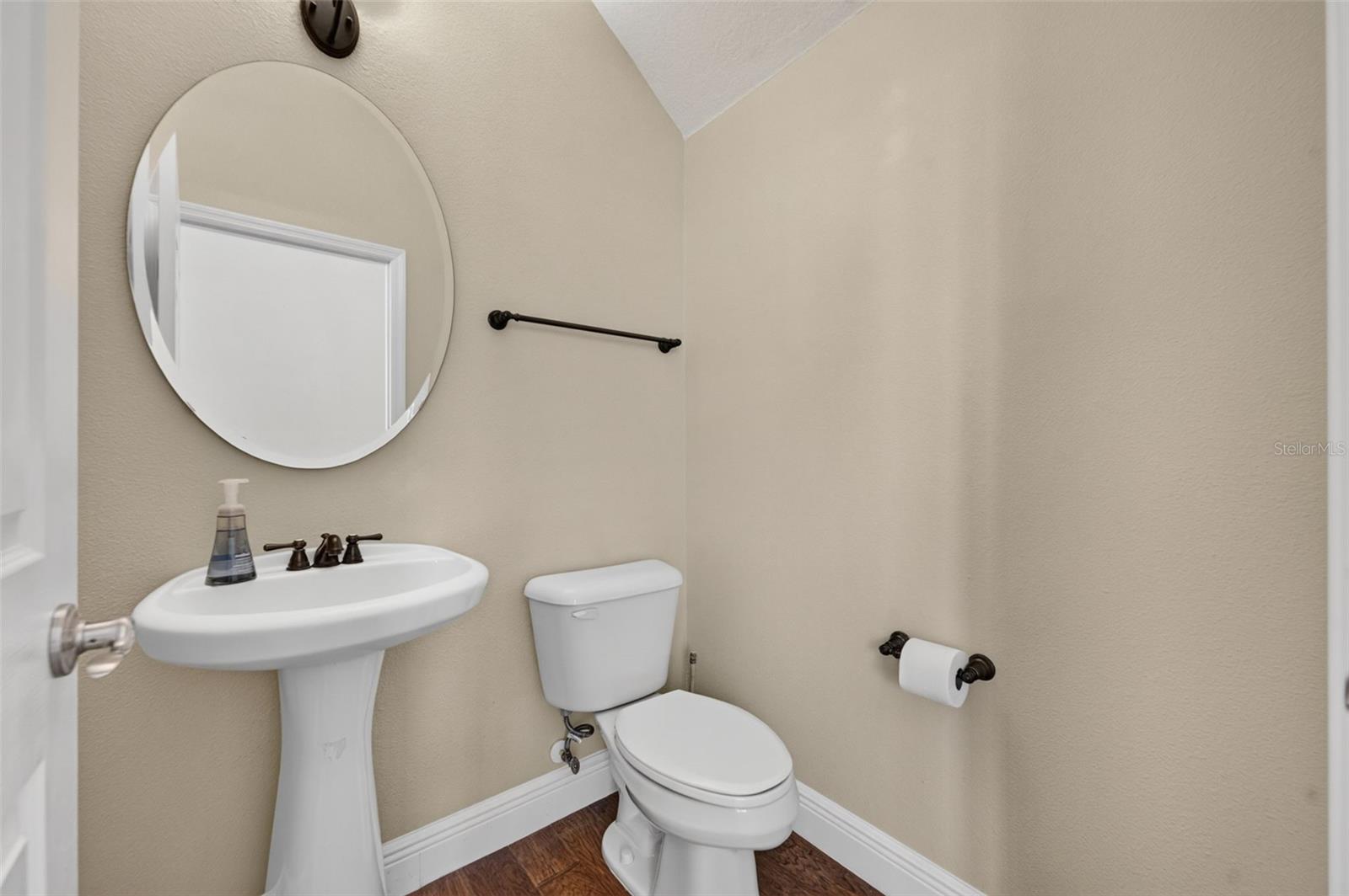 1122 Charming St Property Photo 29
