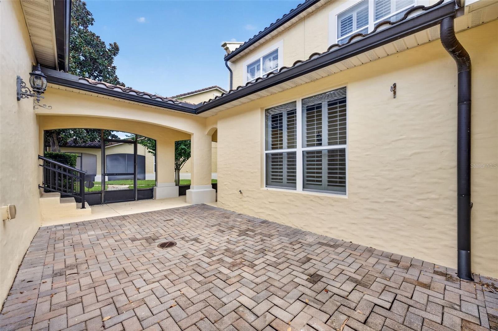 1122 Charming St Property Photo 30