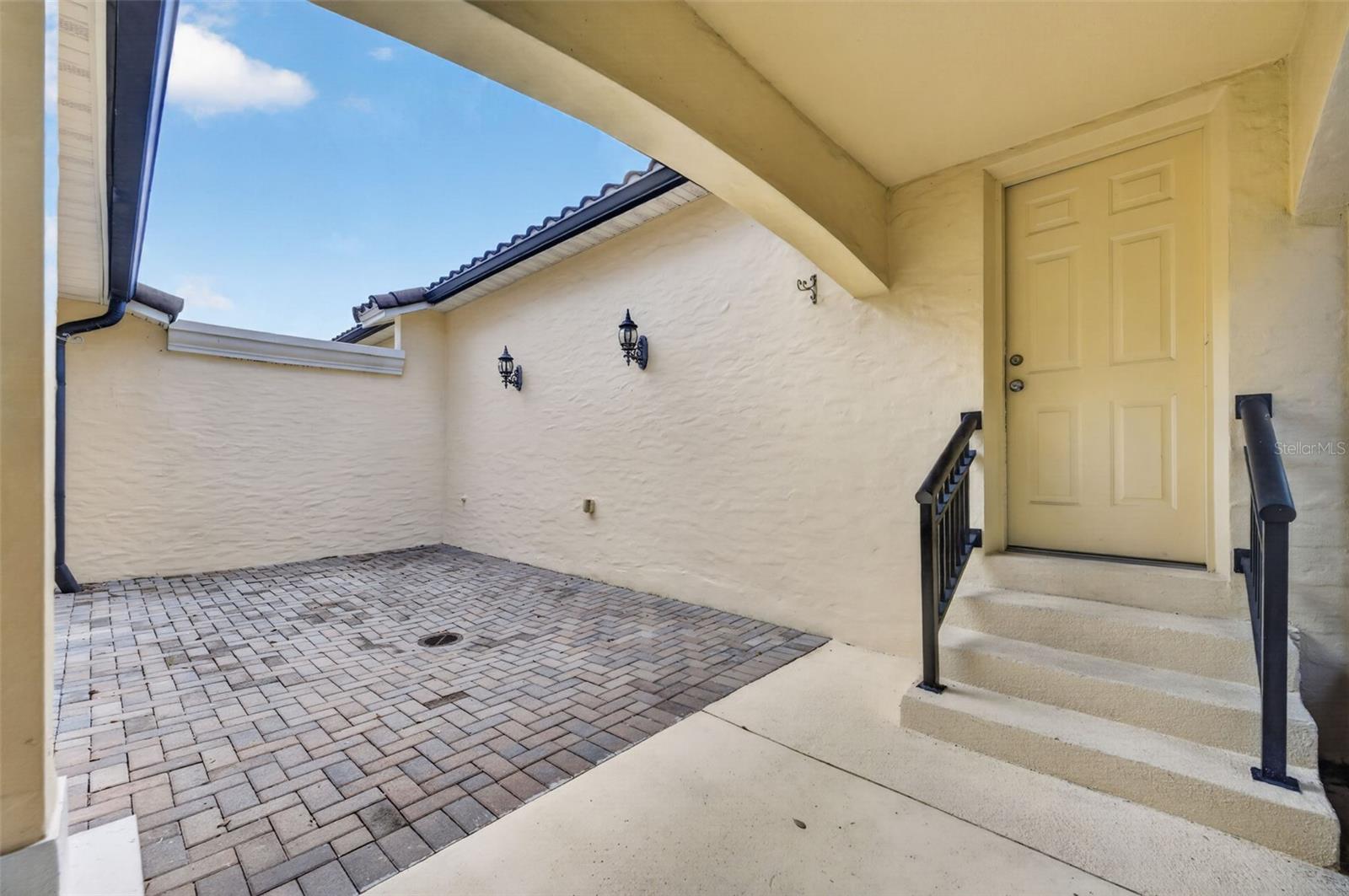 1122 Charming St Property Photo 31