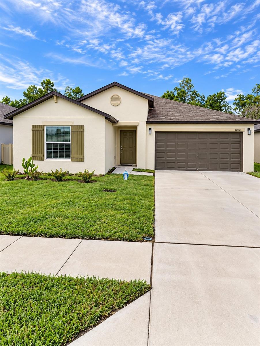 1838 Red Loop Property Photo 1