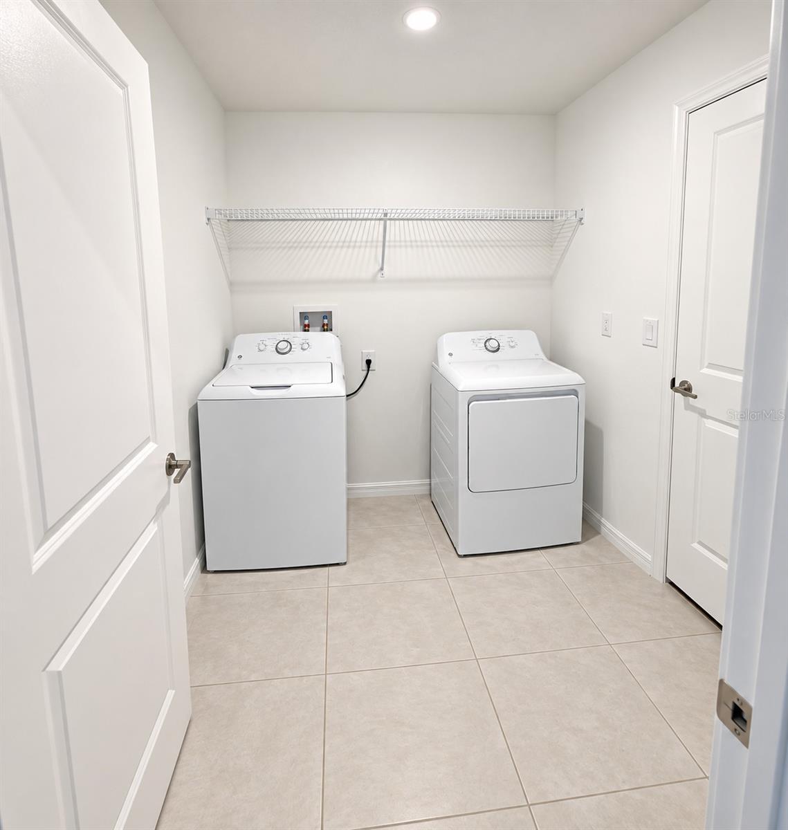 1838 Red Loop Property Photo 16