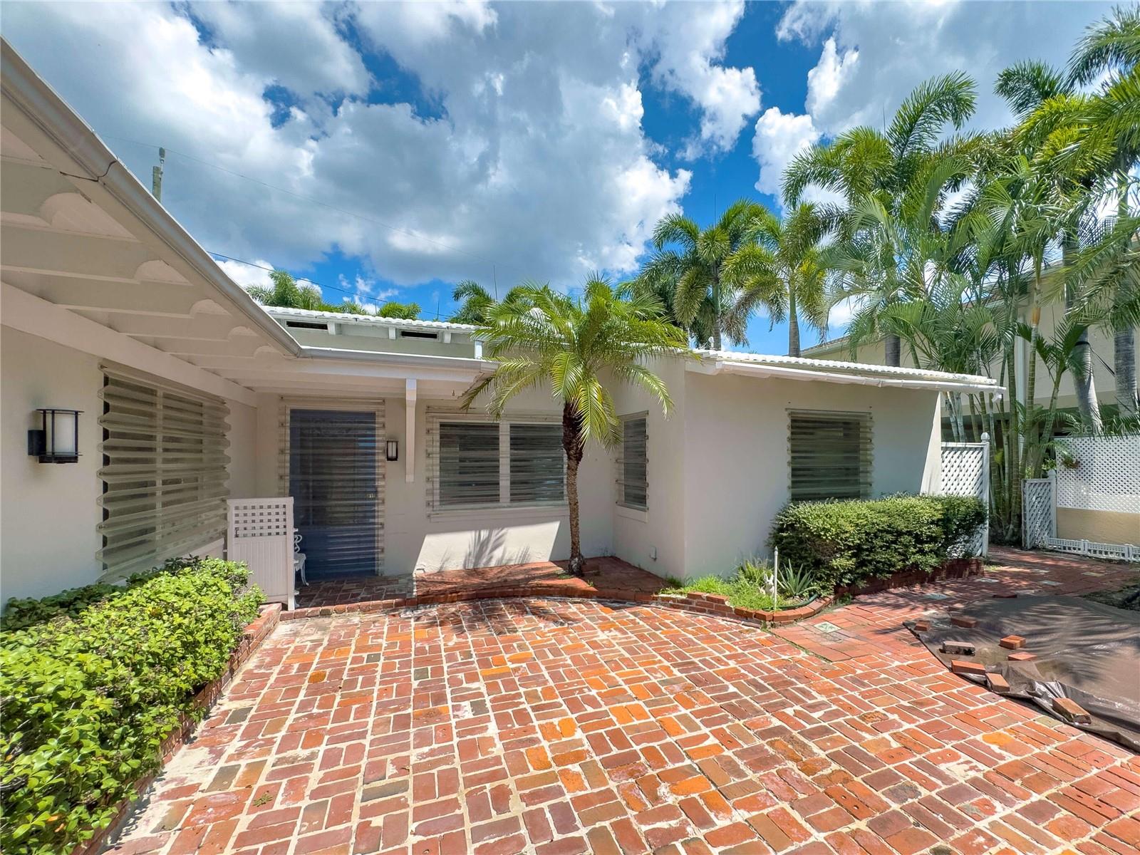 16107 Gulf Blvd Property Photo 1