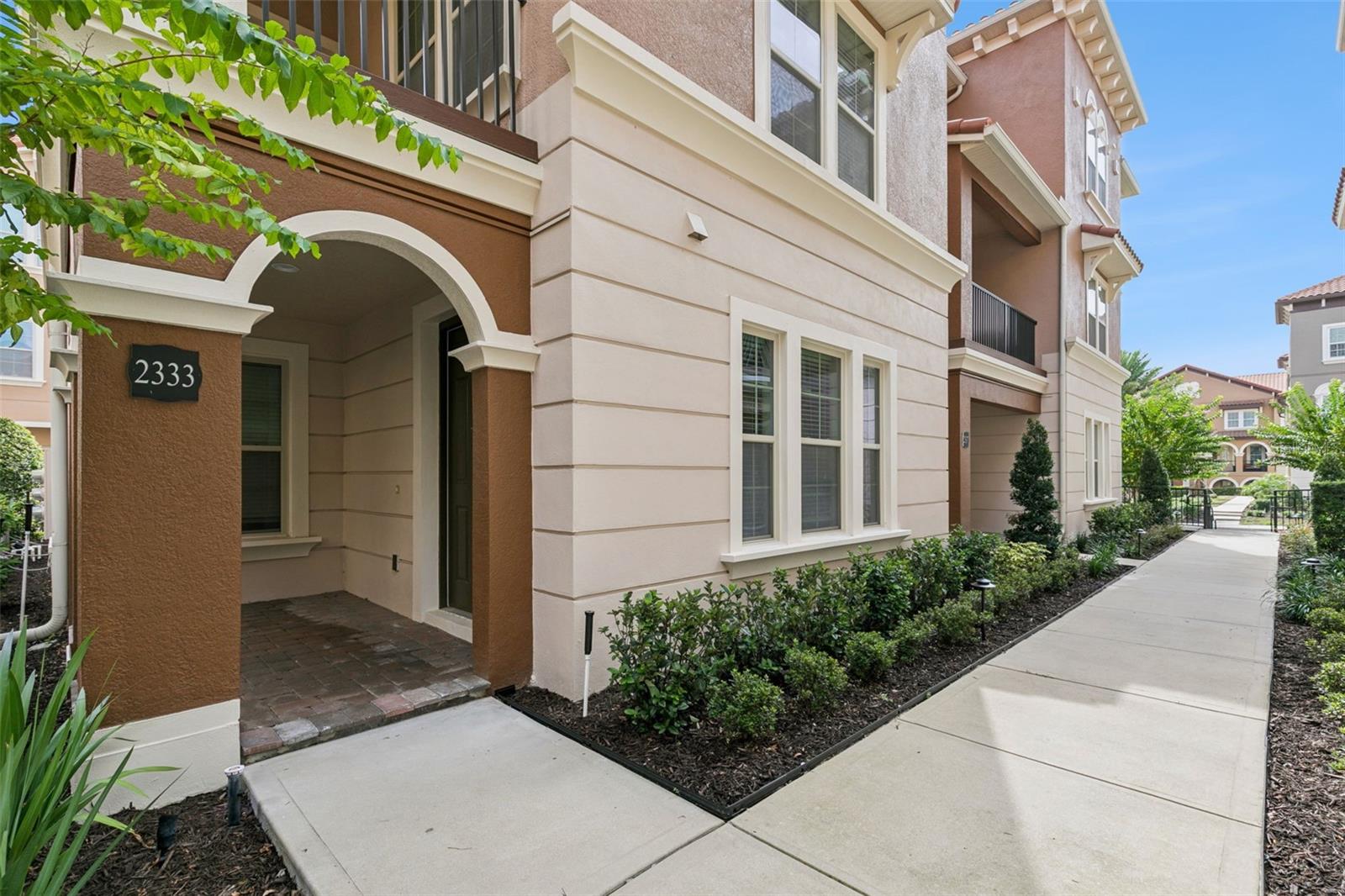 2333 Lobelia Dr Property Photo 2