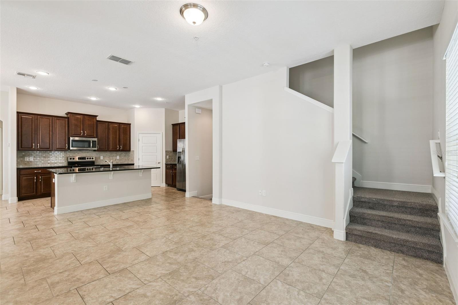2333 Lobelia Dr Property Photo 5