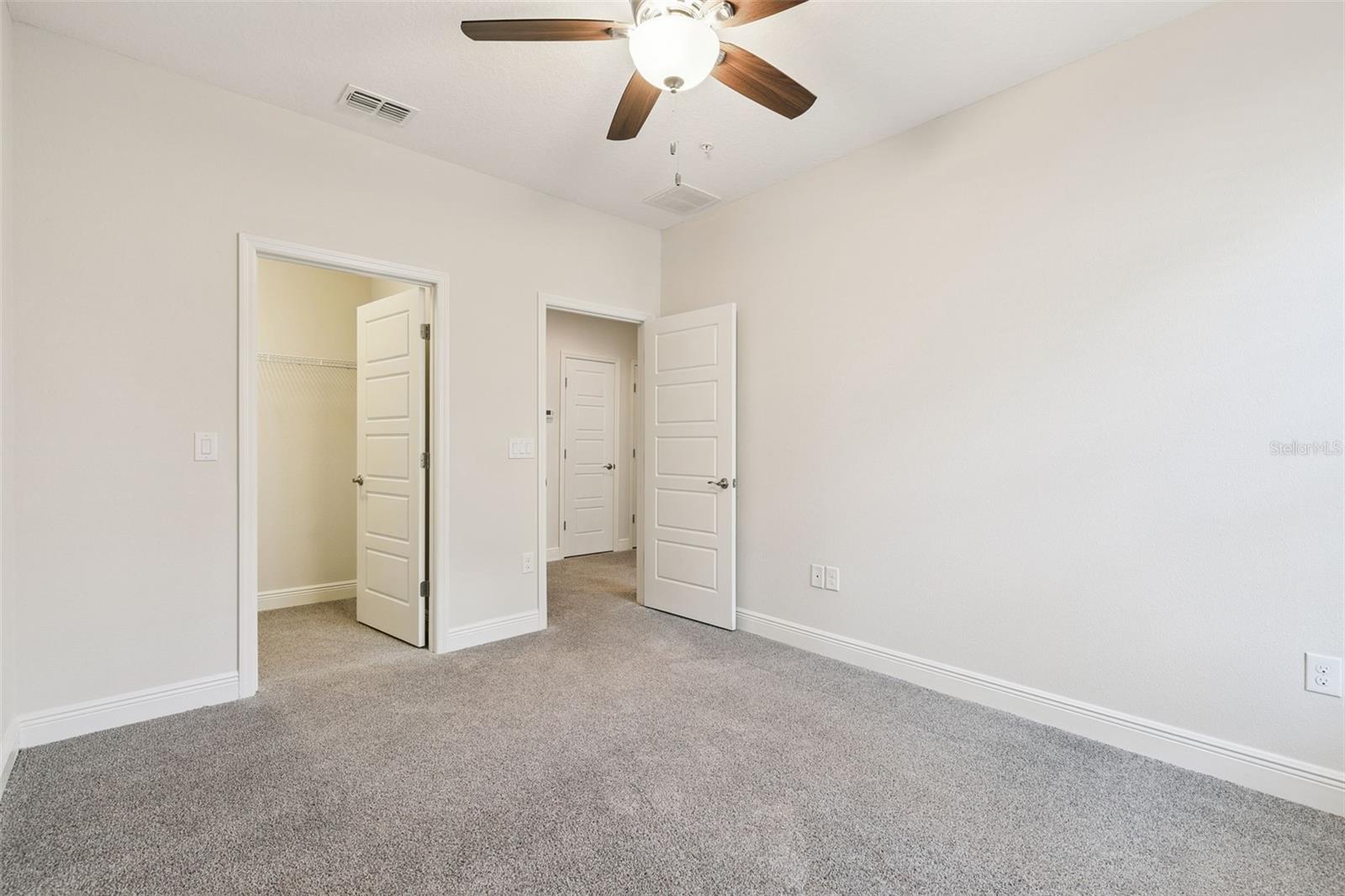 2333 Lobelia Dr Property Photo 23