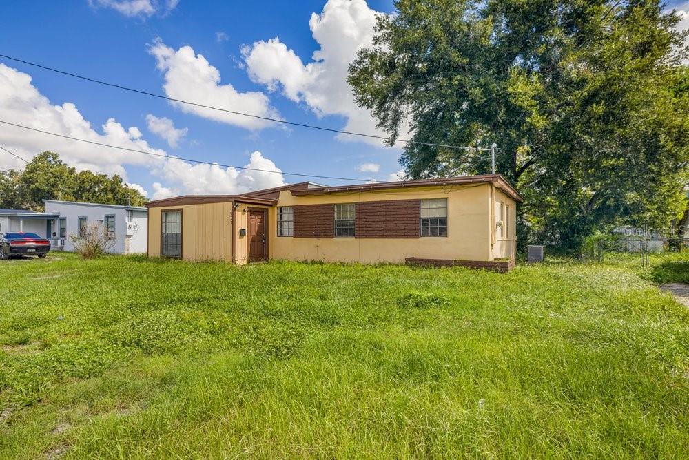 1227 N Pine Hills Rd Property Photo 1