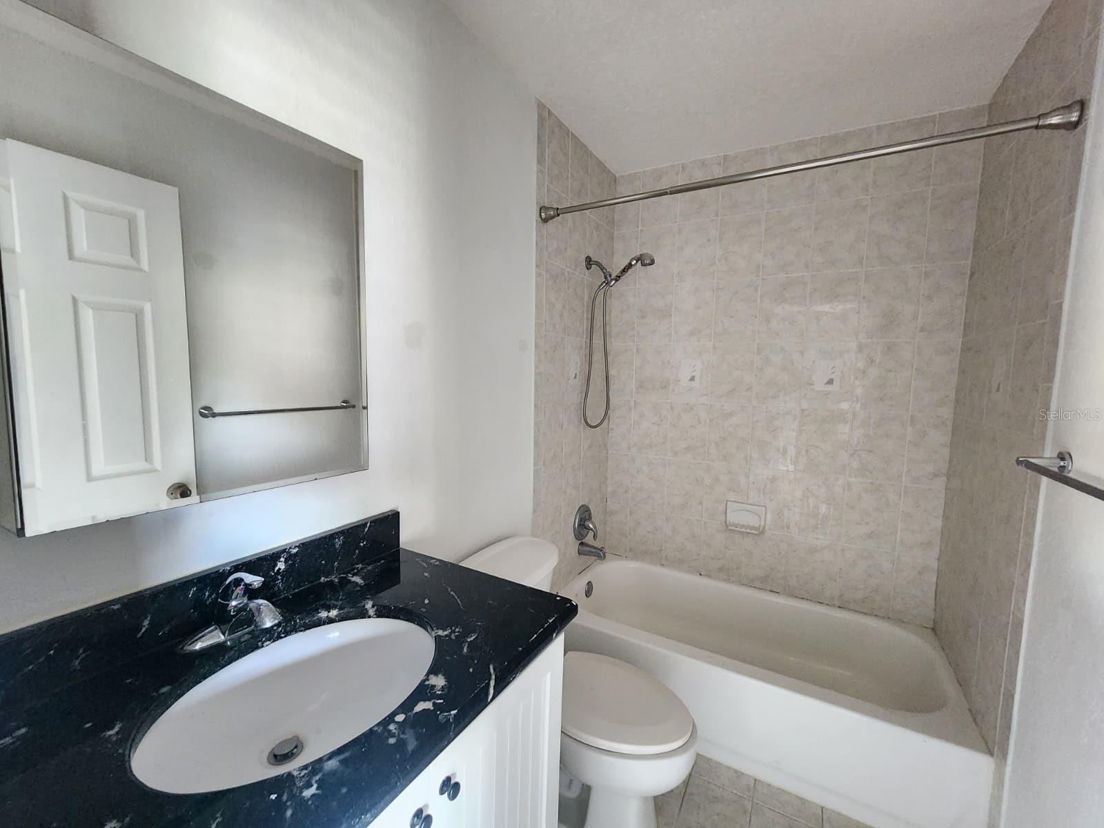 416 Banyon Tree Cir #108 Property Photo 5