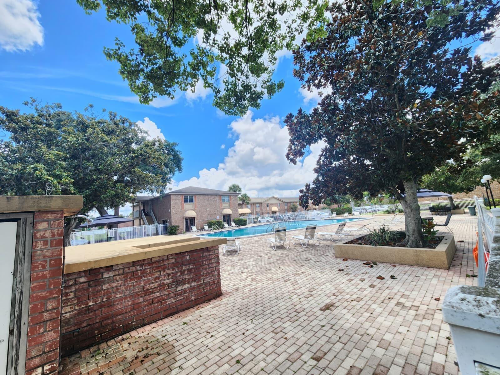 416 Banyon Tree Cir #108 Property Photo 18