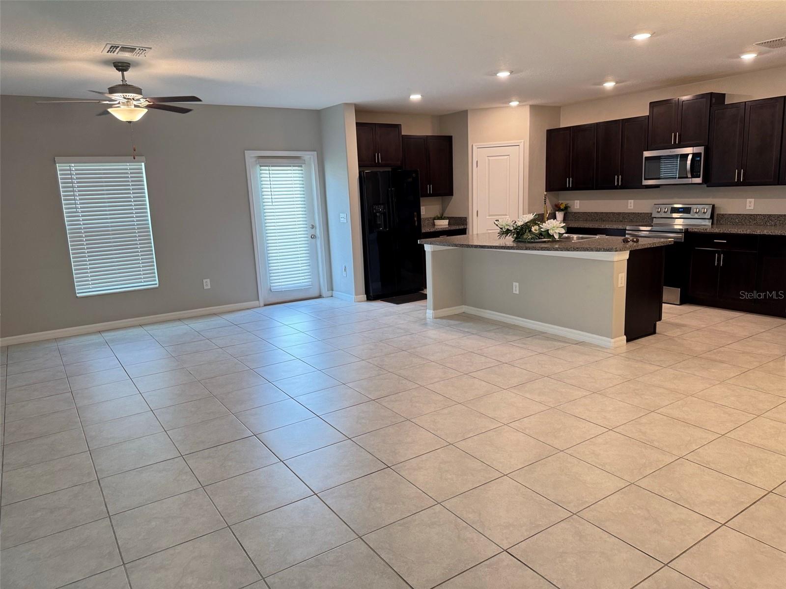 10220 Happy Heart Ave Property Photo 3