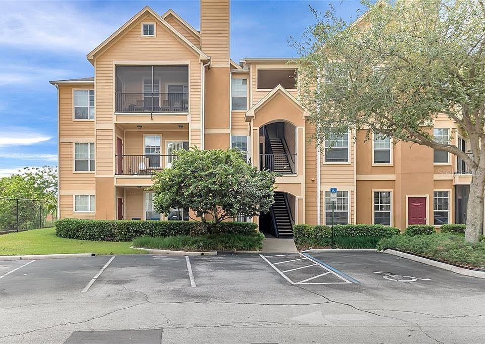 1995 Erving Cir #307 Property Photo 1