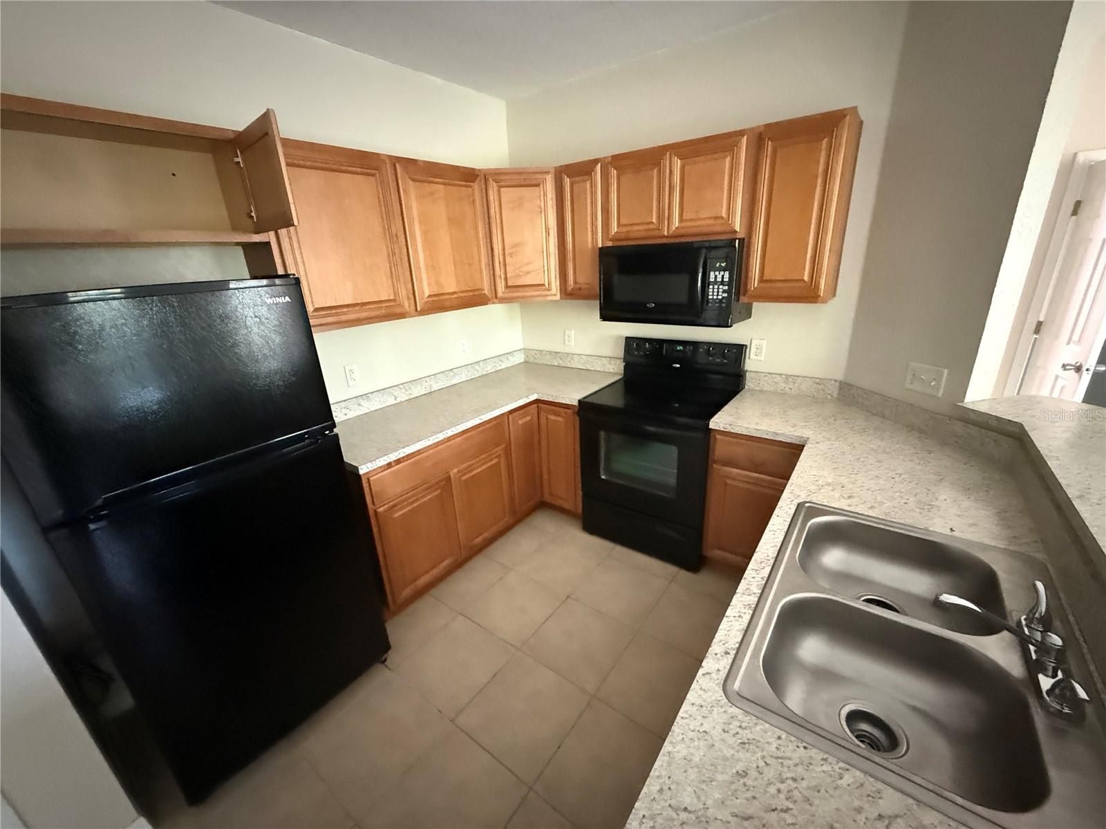 1995 Erving Cir #307 Property Photo 2