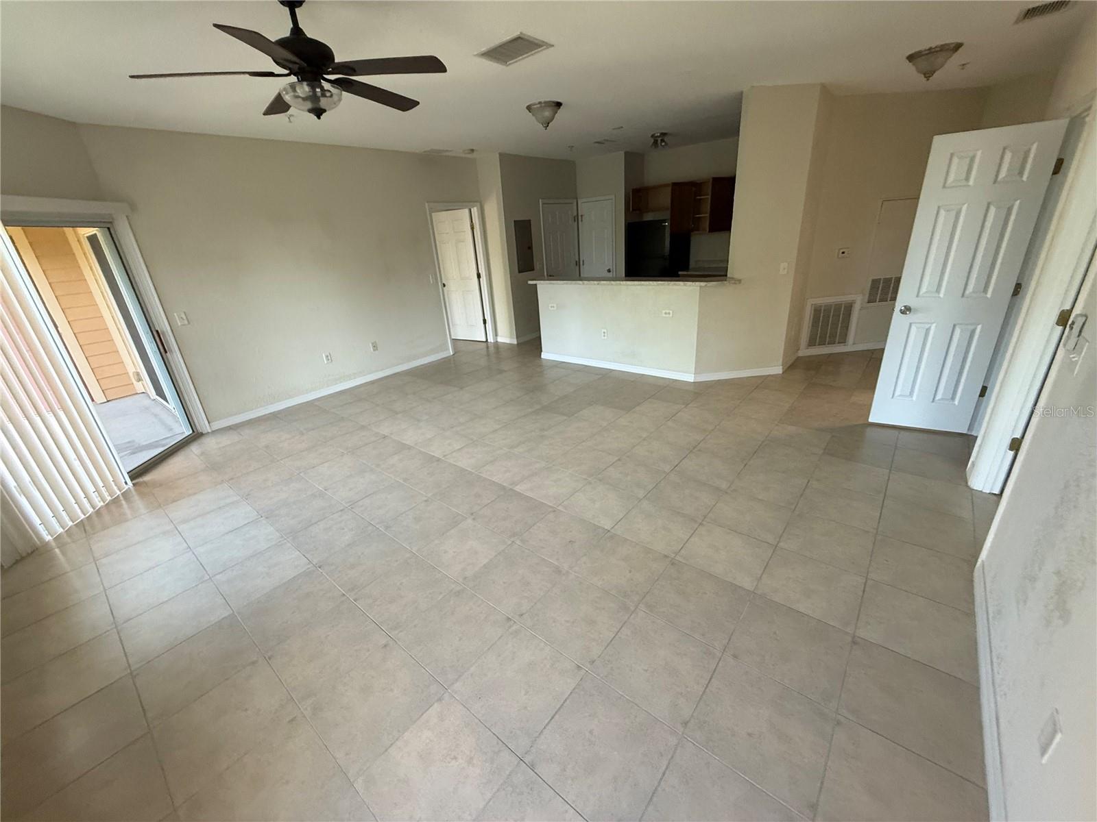 1995 Erving Cir #307 Property Photo 3