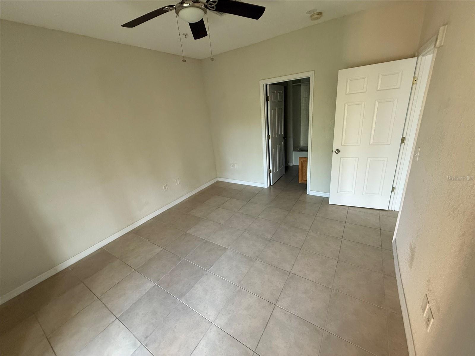 1995 Erving Cir #307 Property Photo 7