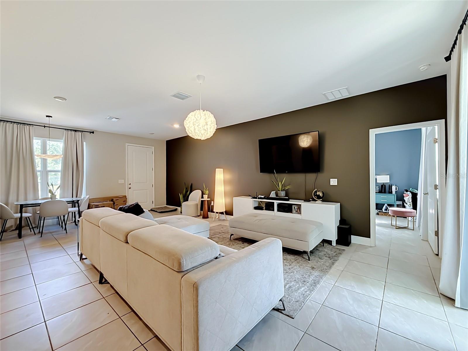 141 Marion Oaks Crse Property Photo 5