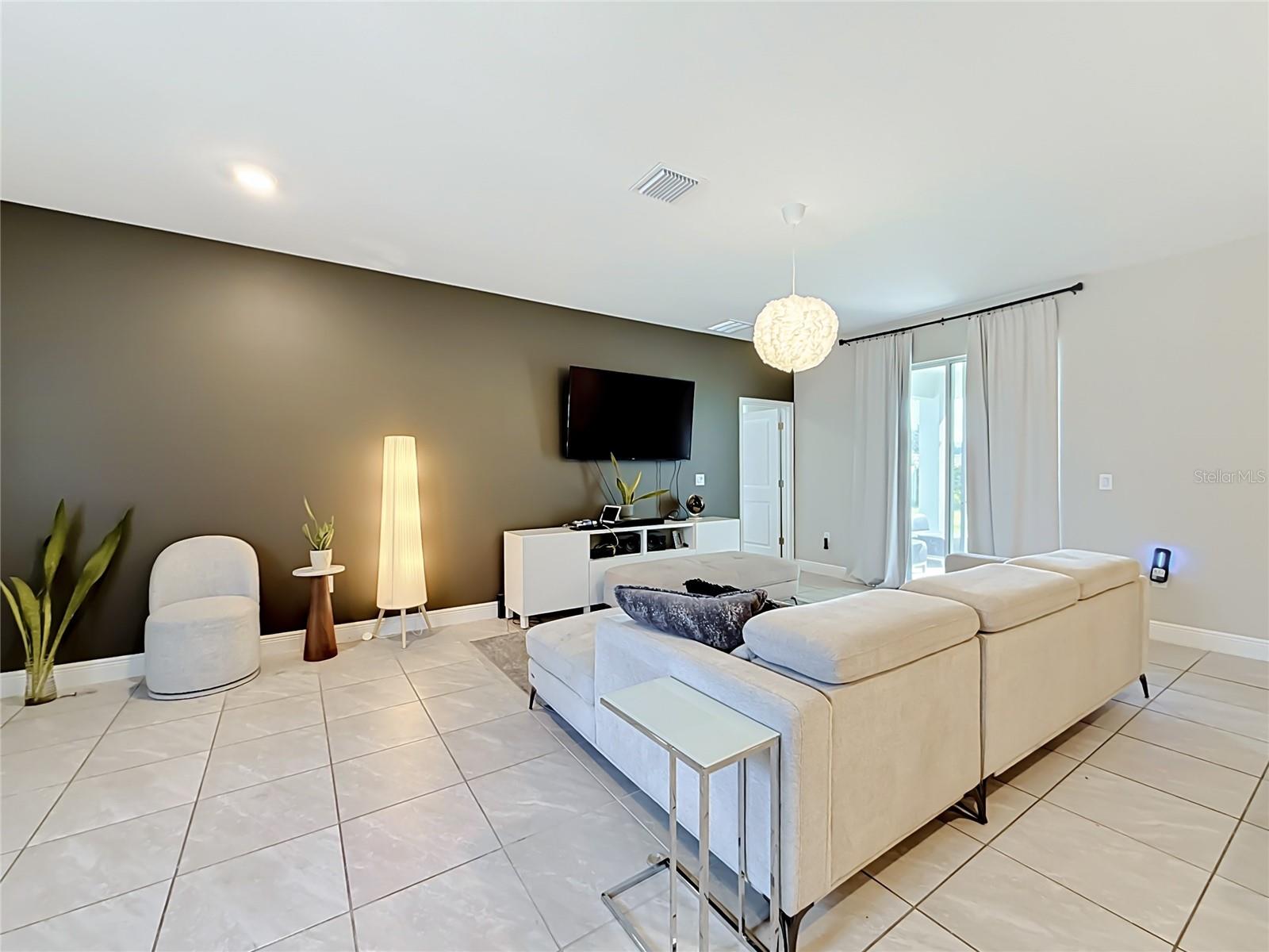 141 Marion Oaks Crse Property Photo 6