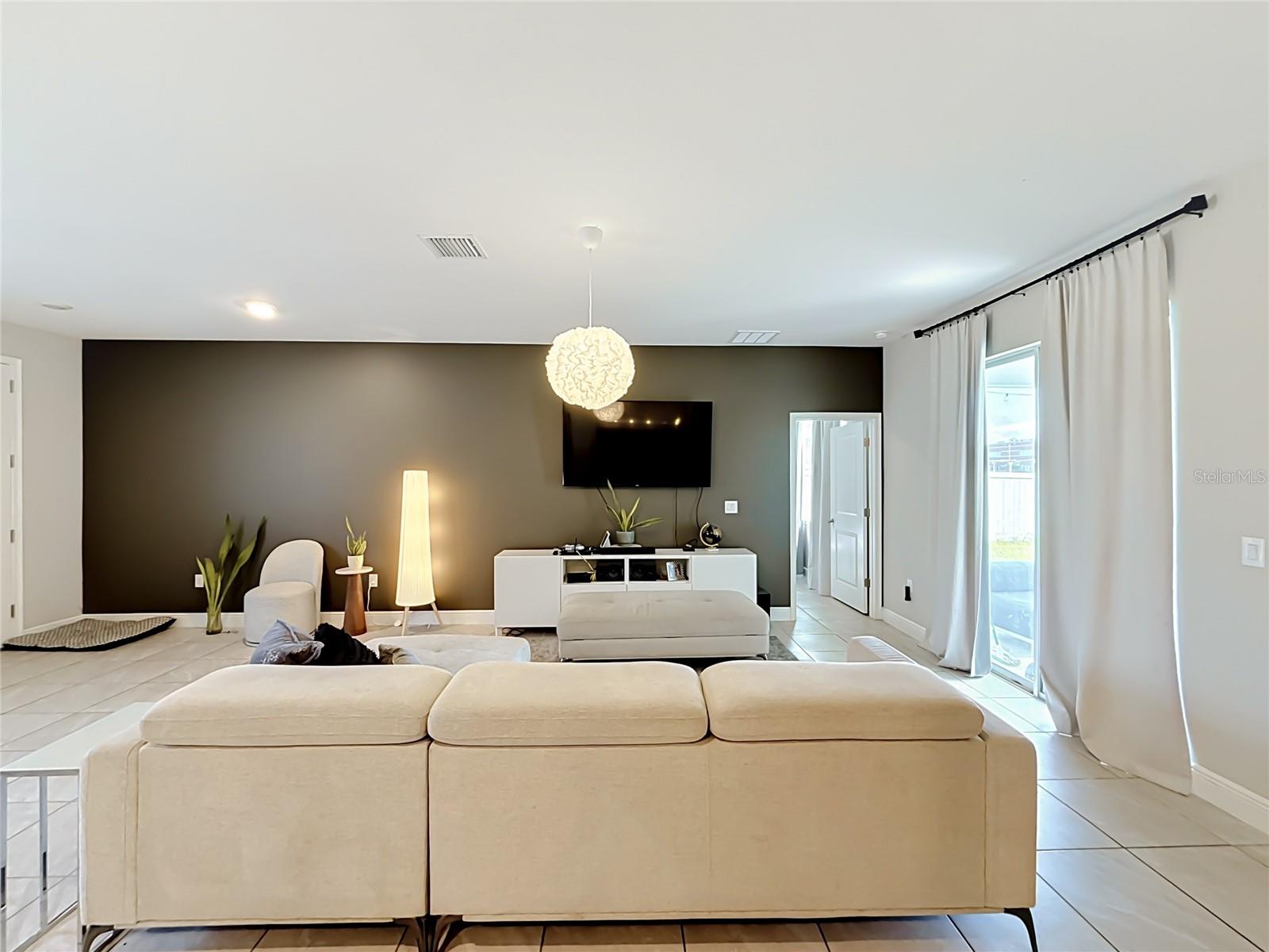 141 Marion Oaks Crse Property Photo 7